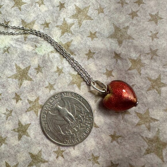 NEW Italian Murano Glass Heart Pendant on a Silver Tone Chain - Picture 3 of 3